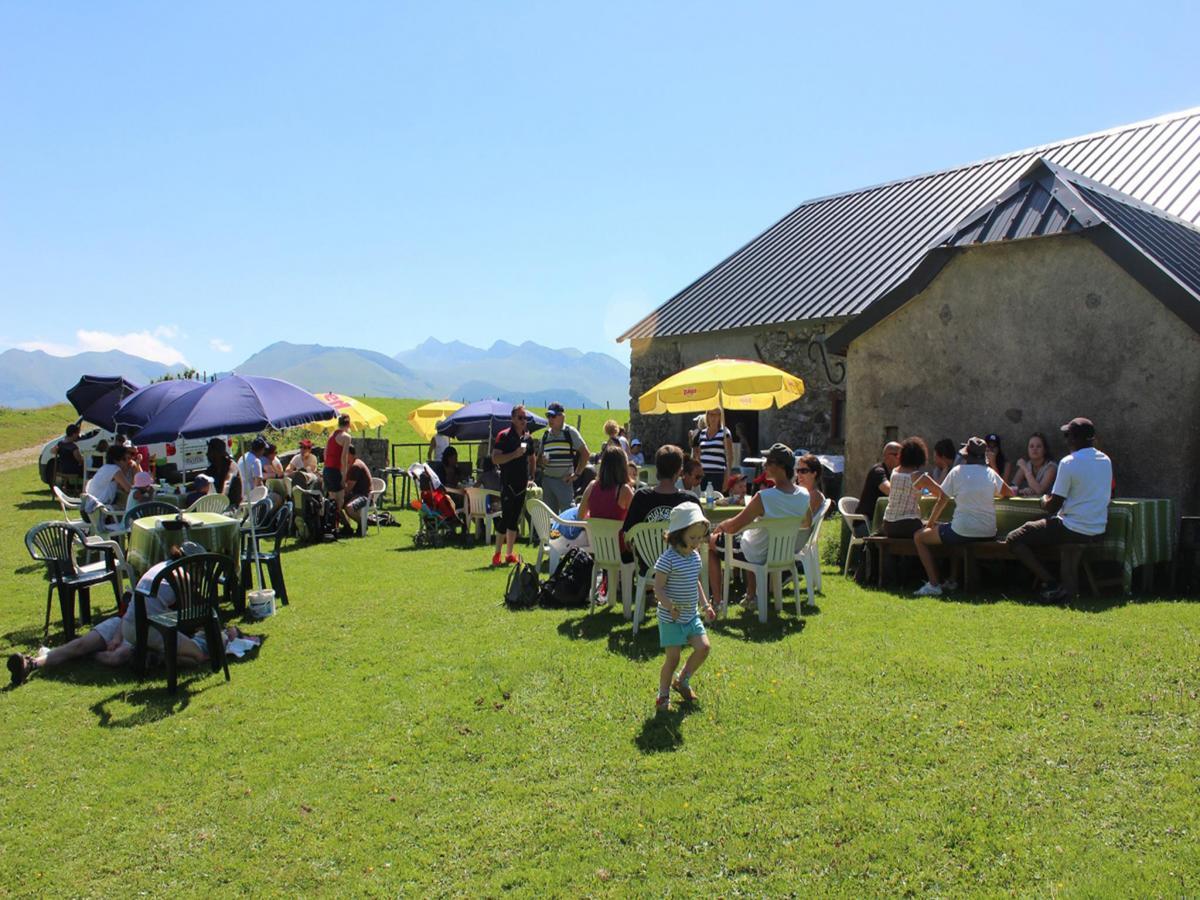 Auberge De La Vallee D'Ossau Izest Bagian luar foto